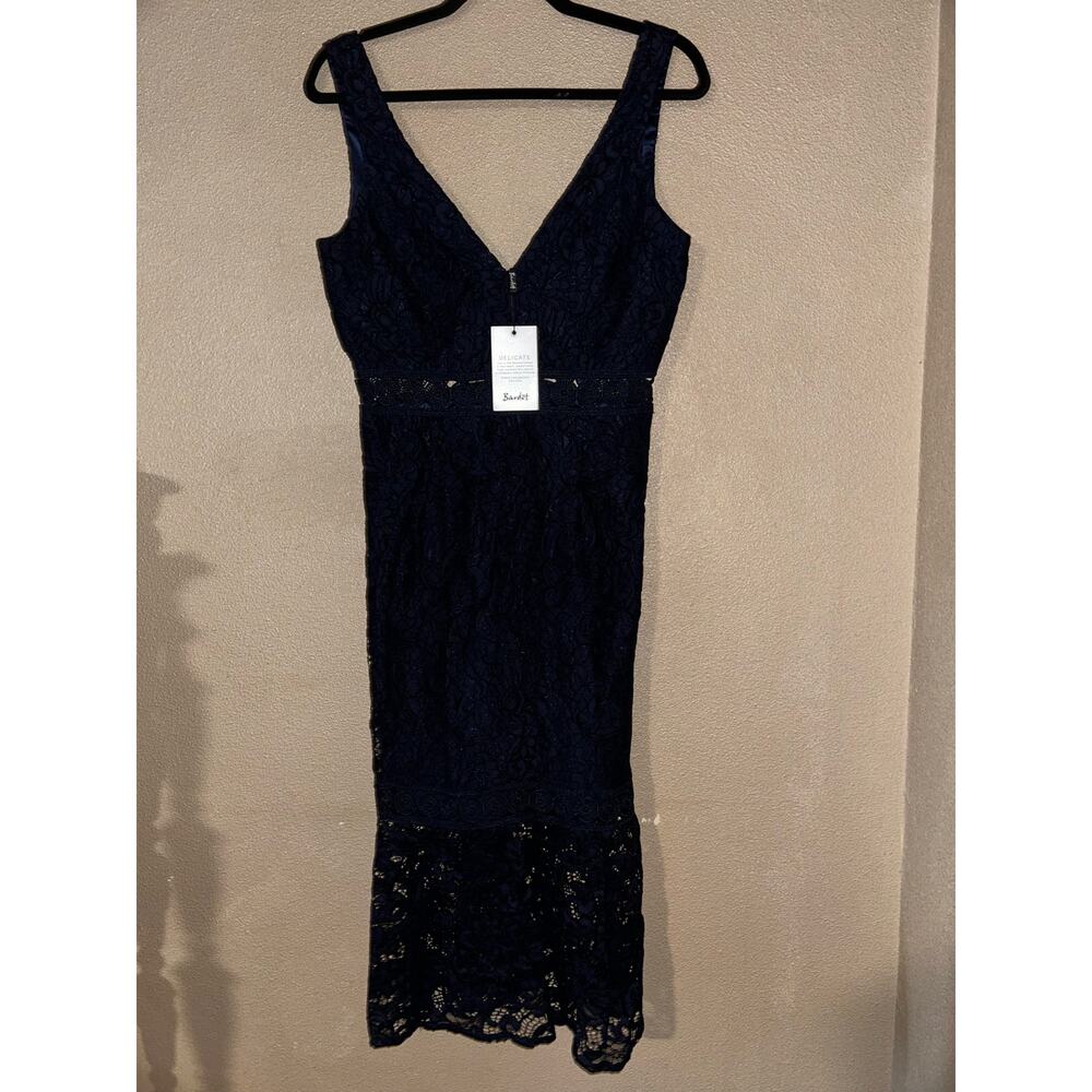 Bardot Fiona Cocktail New Years Party Wedding Lace V-neck Trumpet Midi Dress